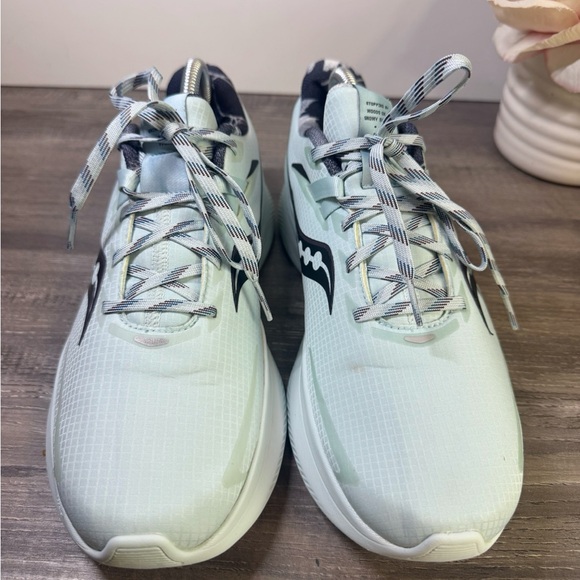 Saucony Ride 15 Runshield Women’s size 10 Promises/Frost $150 EUC - Picture 4 of 12